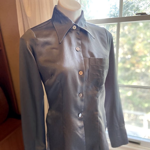 S SILVER GRAY SHINY BUTTON DOWN BLOUSE POCKET BUTTON CUFF ODDS AND EVENS - Picture 1 of 10